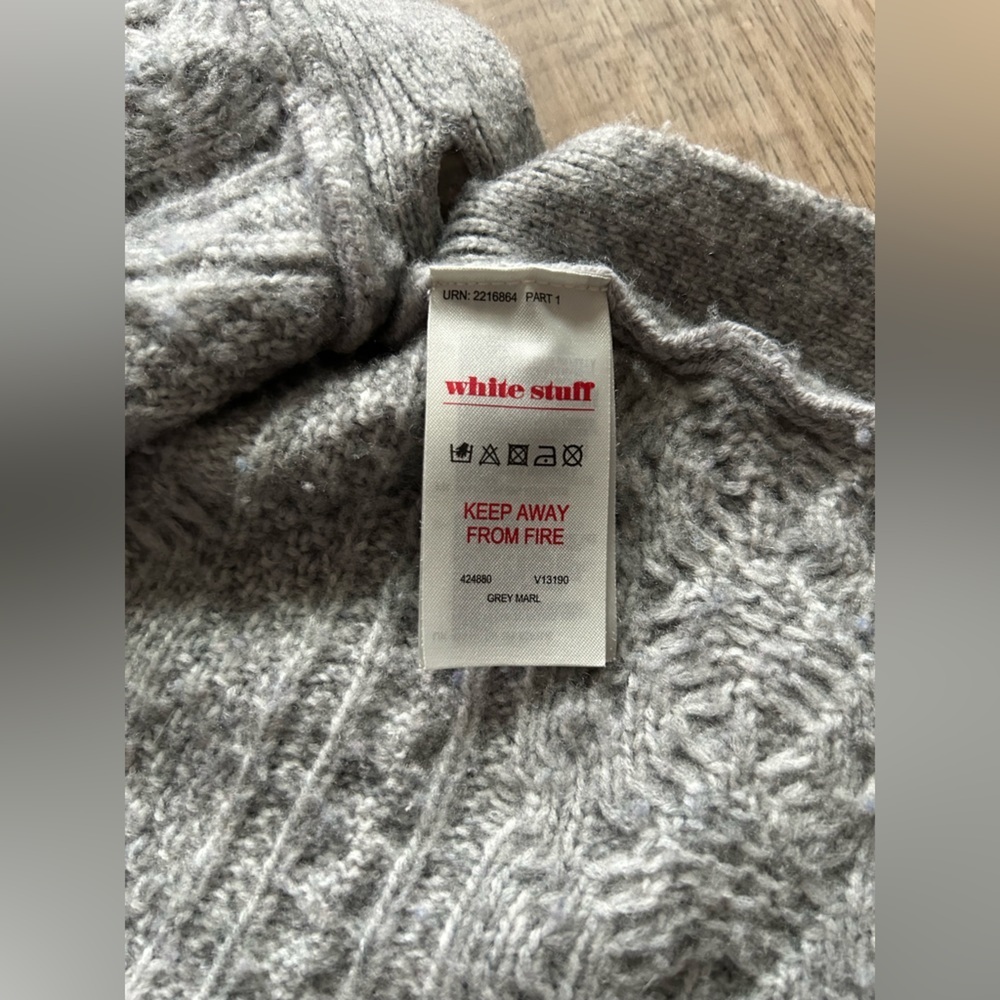 Wool blend Gray Women's poncho cape cable knit winter cozy - Picture 6 of 10